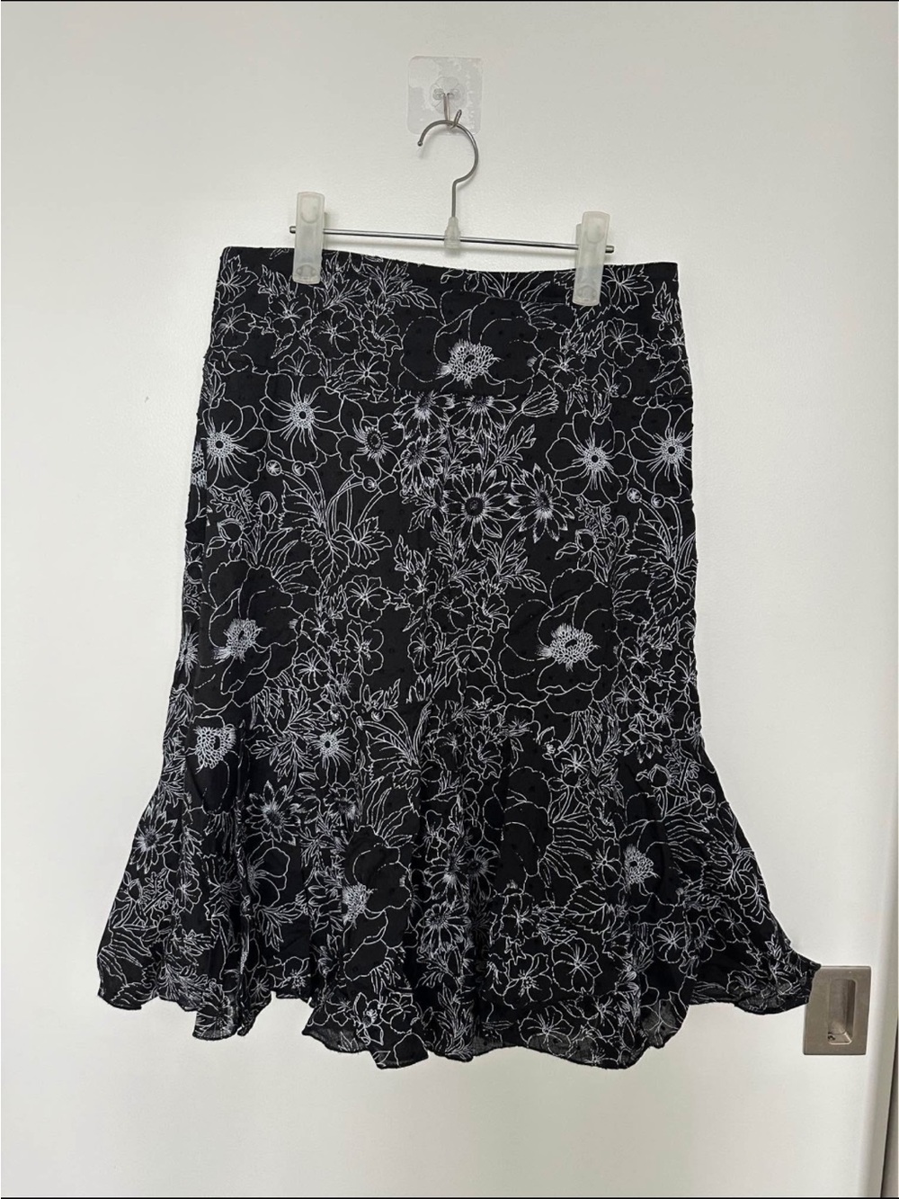Vintage Black & White Floral Ruffle-Hem Skirt